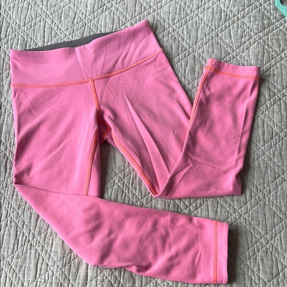 lululemon athletica Pants - Lululemon Athletica Pink capri Leggings